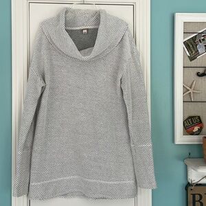 Merona size large cowl neck sweater. Slight fuzz to it but very comfy